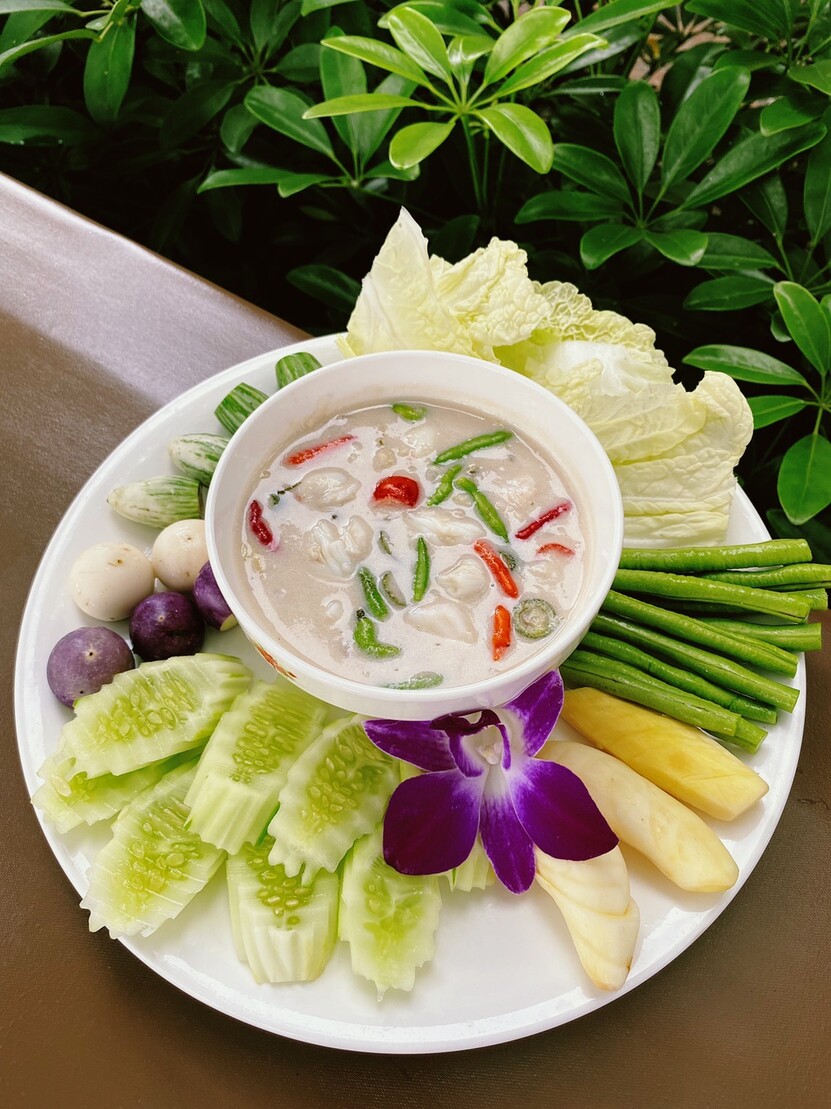 Ruen Sakhon Cafe & Restaurant Sharing Set for 4 People
