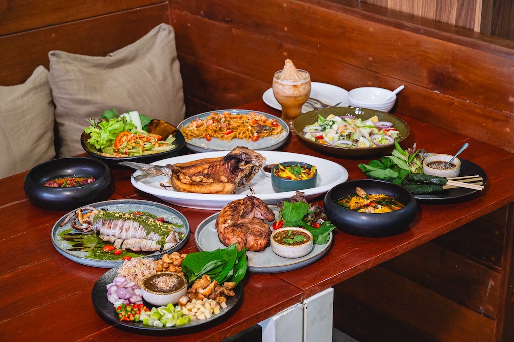 Tham-Me Sammakorn Sharing Set for 4 People