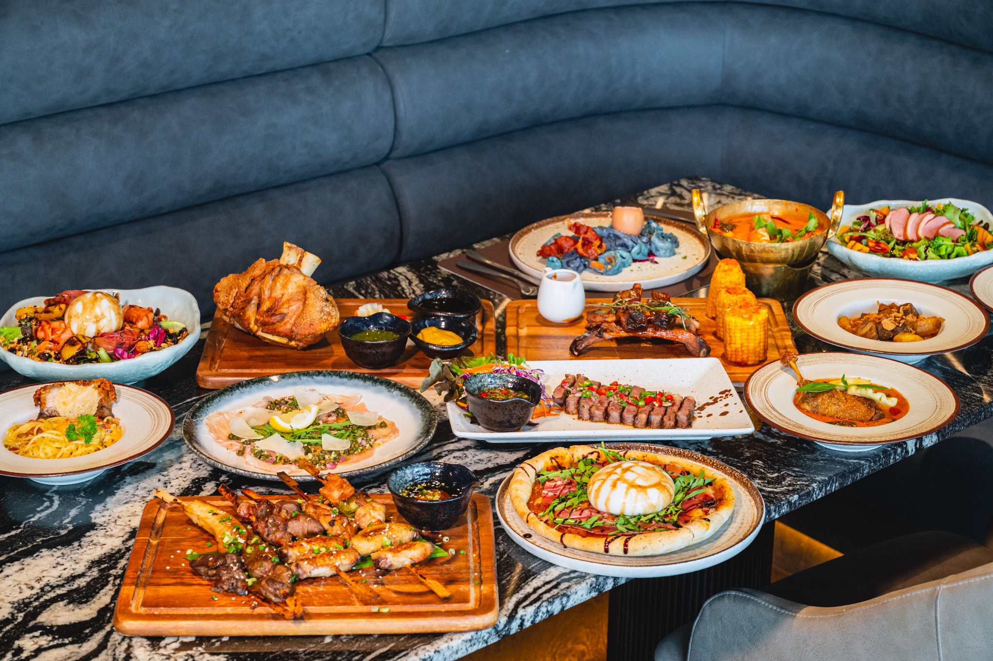 Glare Eatery & Bar Sharing Set for 4 People