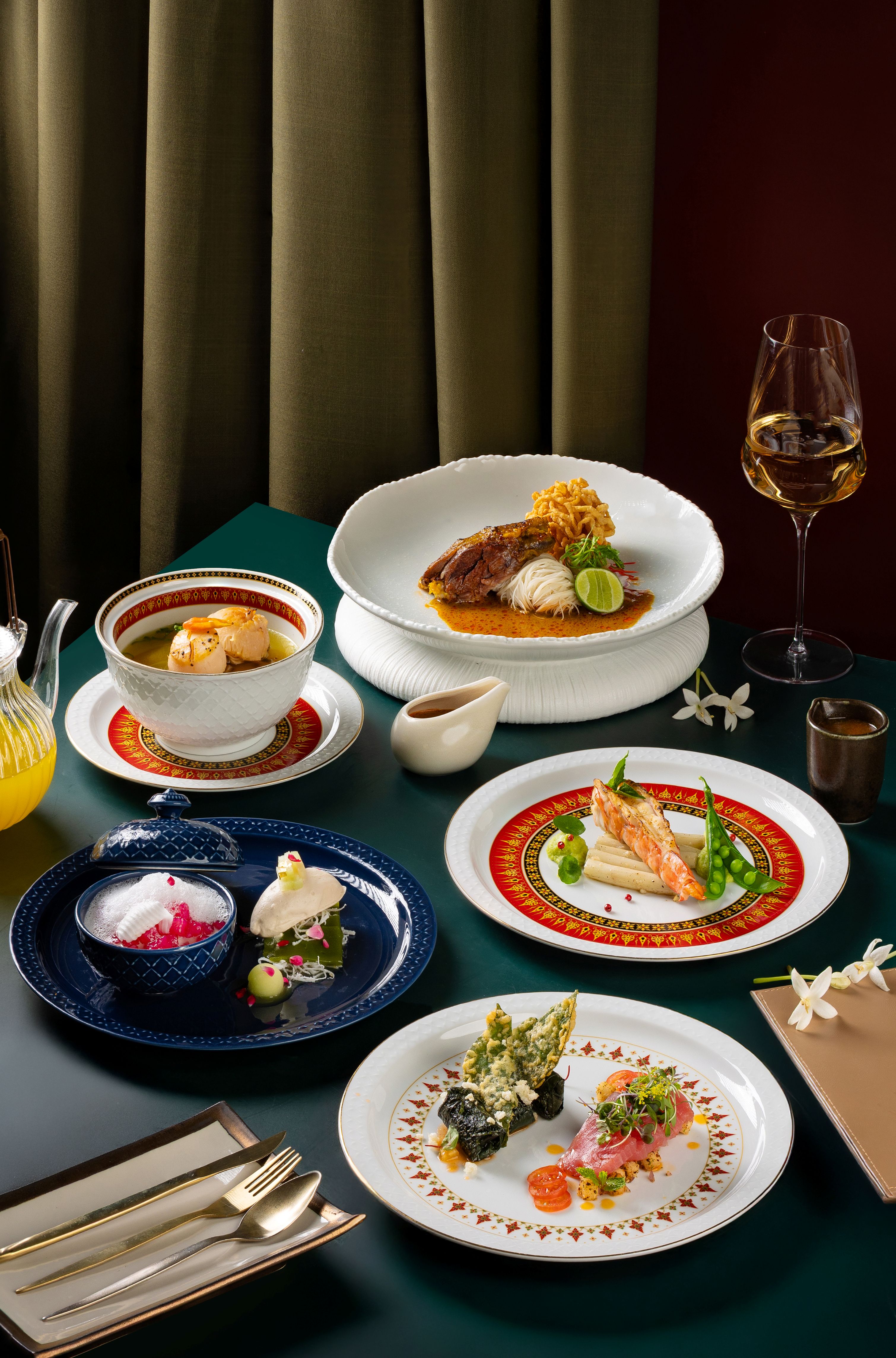 Apsara Cruise by Banyan Tree 4-Course Set l Non-Vegetarian (Food only)