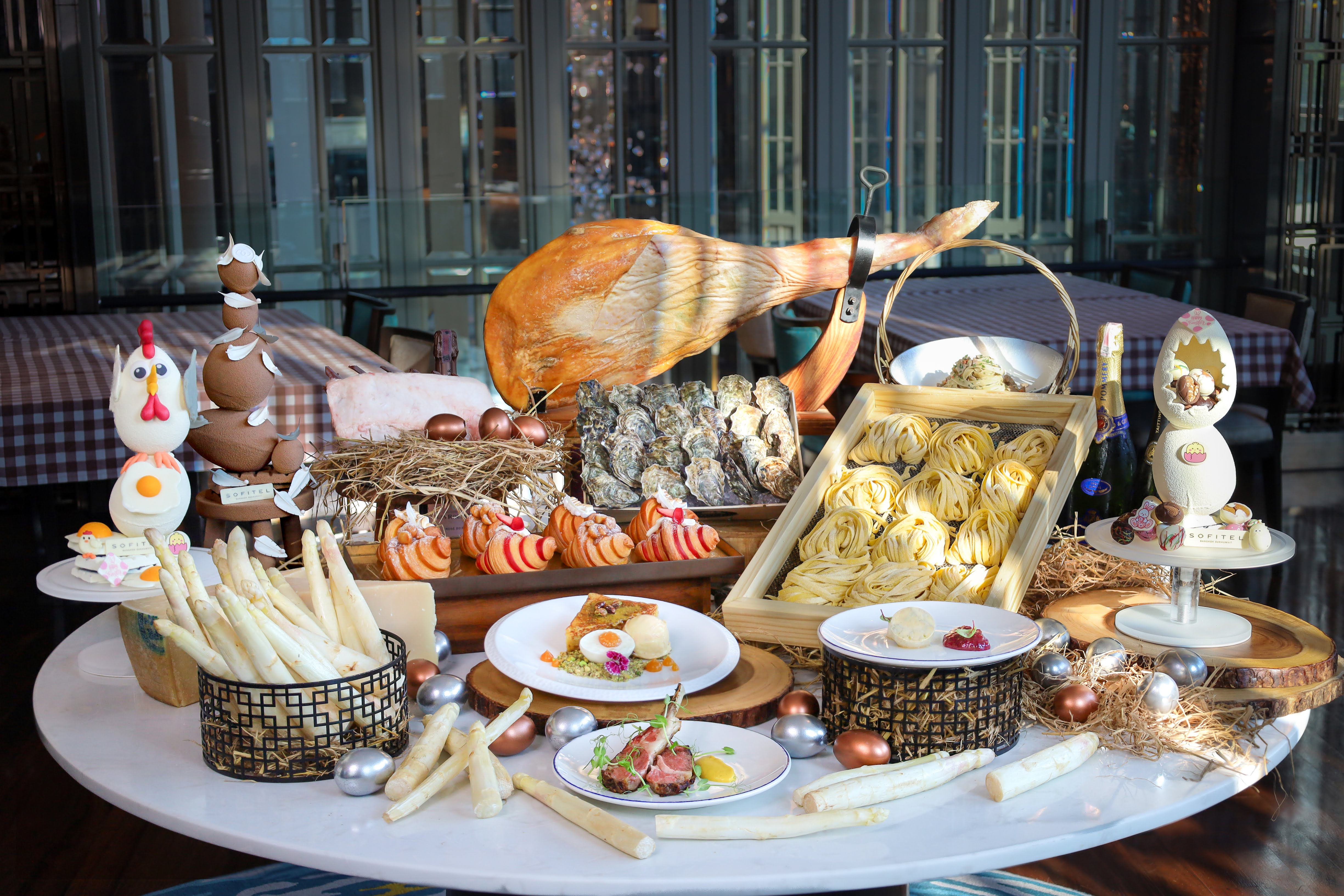เบลล่า เซร่า โรงแรมโซฟิเทล สุขุมวิท Come 4 Pay 3 Easter Brunch with Free Flow Soft Drinks