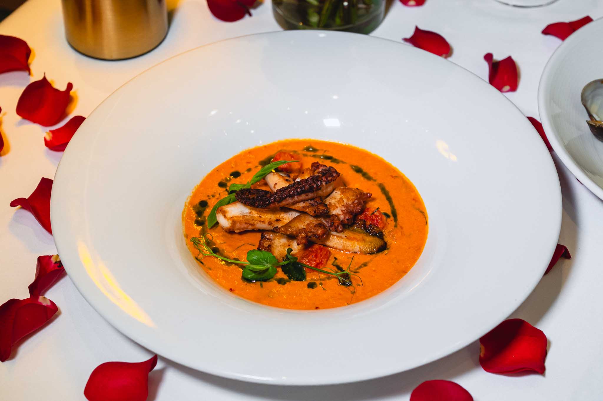 Rossini's at Sheraton Grande Sukhumvit A Luxury Collection Hotel 2-Course Lunch Set : Choose 1 Appetizer & 1 Main with 1 Glass of Water