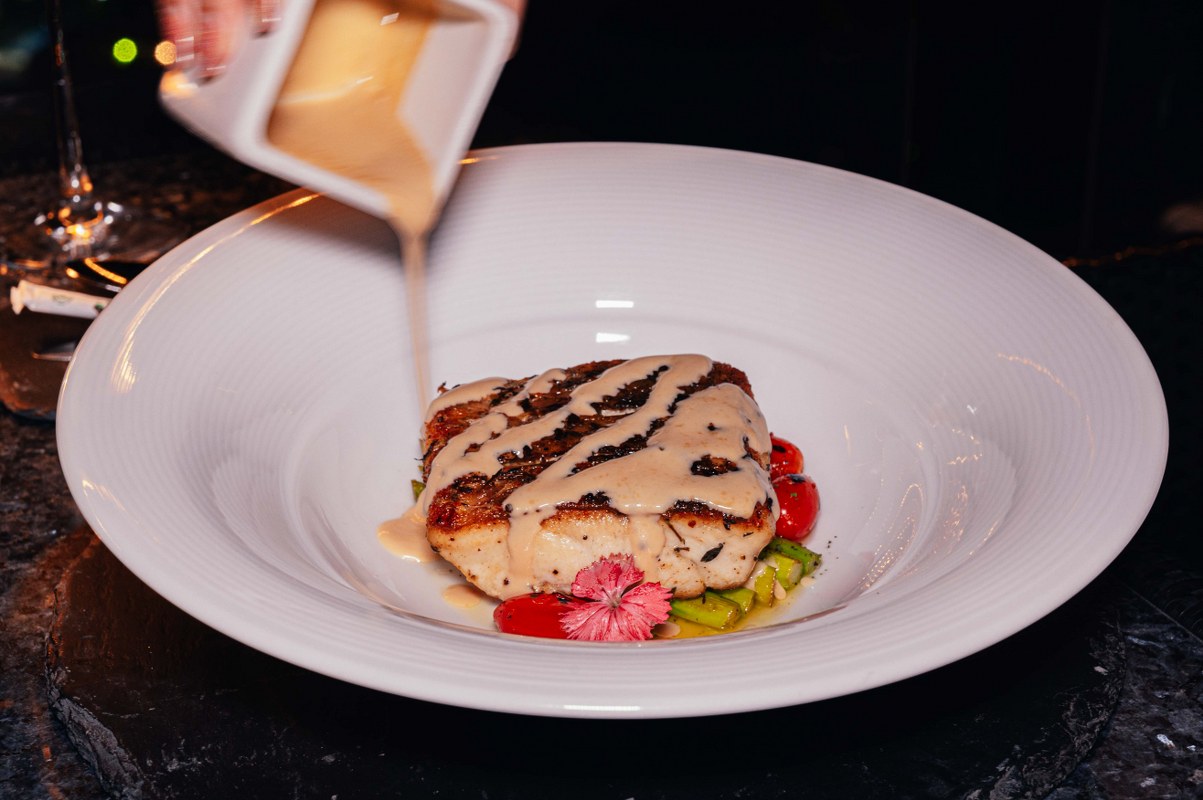 Vertigo Rooftop Banyan Tree 2 Dishes with 1 Non-Alcoholic for 1 Person