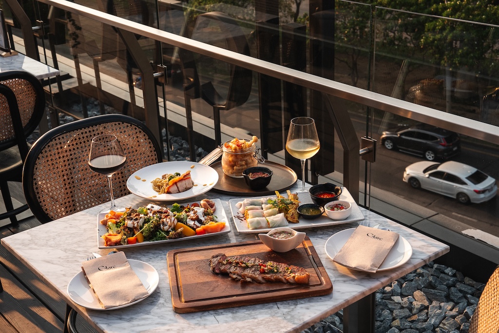 Glare Eatery & Bar Standard Couple's Course Set Dinner for 2 People