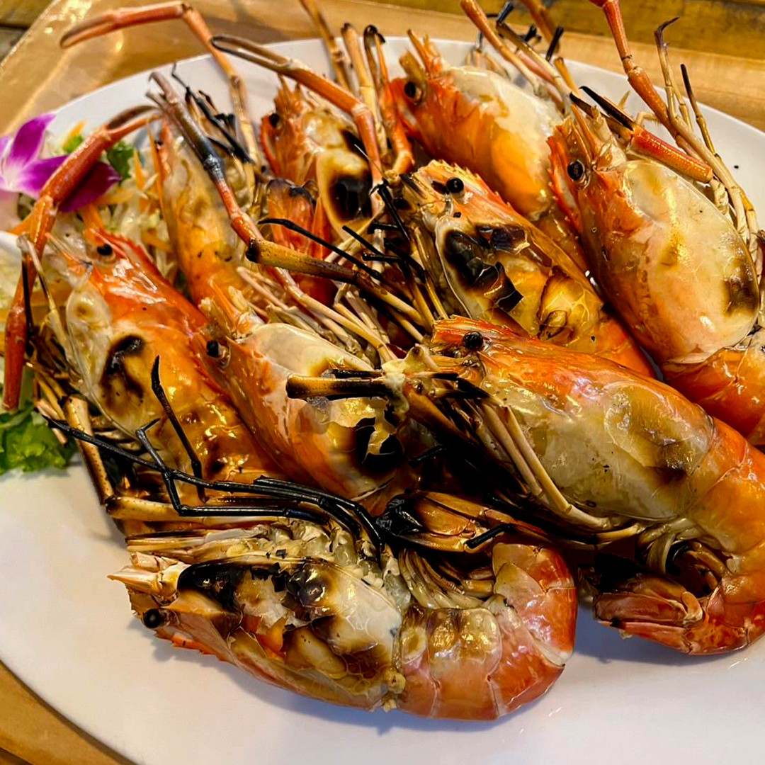Lay Non Beach Seafood & Bistro Premium Set for 3 People