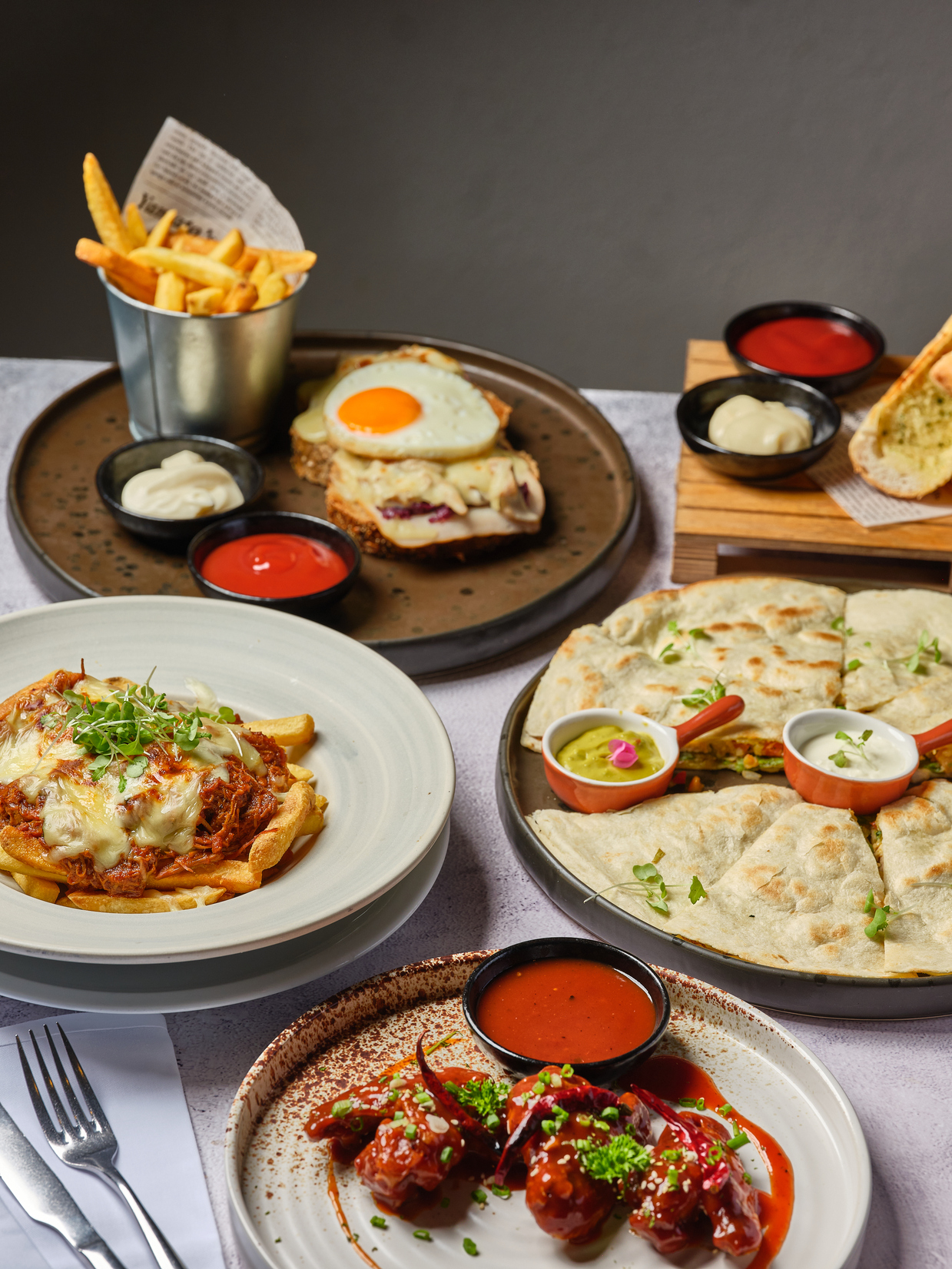 Public All Day Dining Grand Mercure Bangkok Atrium Public 3-Course Set with 1 of Draught Beer or Mocktail