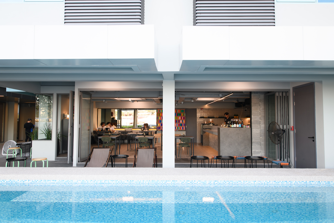 Kraft Cafe At Mowa Bangkok Friends & Family Set + Free Flow Soft Drinks (2 Hours) for 4 Persons