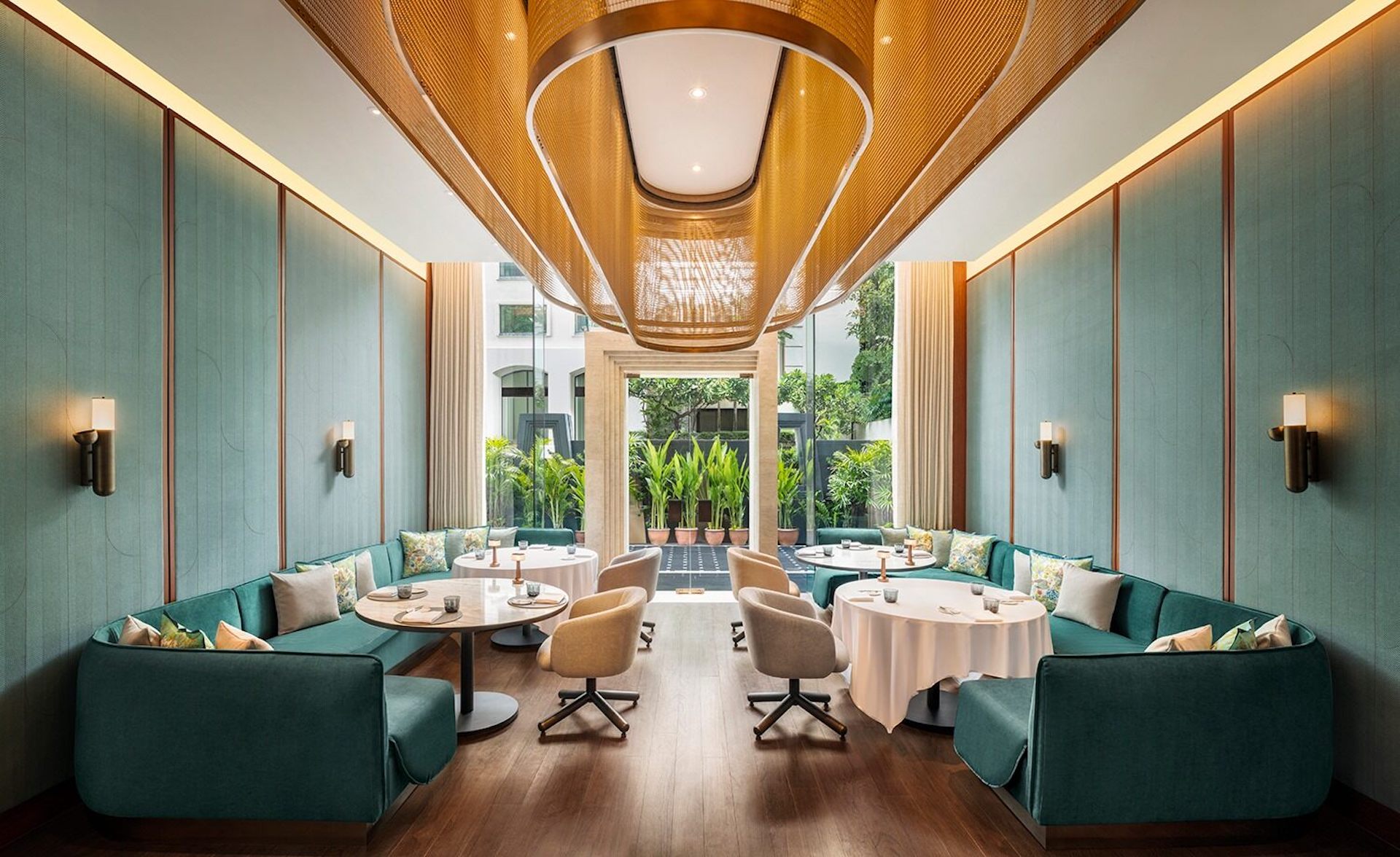  IGNIV Bangkok at The St.Regis Bangkok (One Michelin Star) Weekend Brunch with 1 Bottle of Sparkling Wine for 2 People