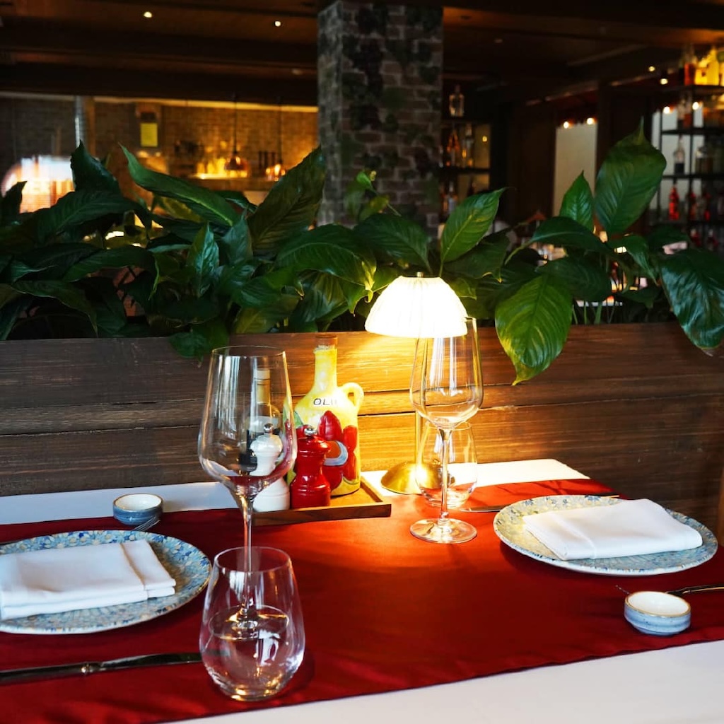 Alberto’s Pizzeria & Trattoria Novotel Bangkok Future Park Rangsit Sharing Set for 2 People with 2 Alcohol Drink