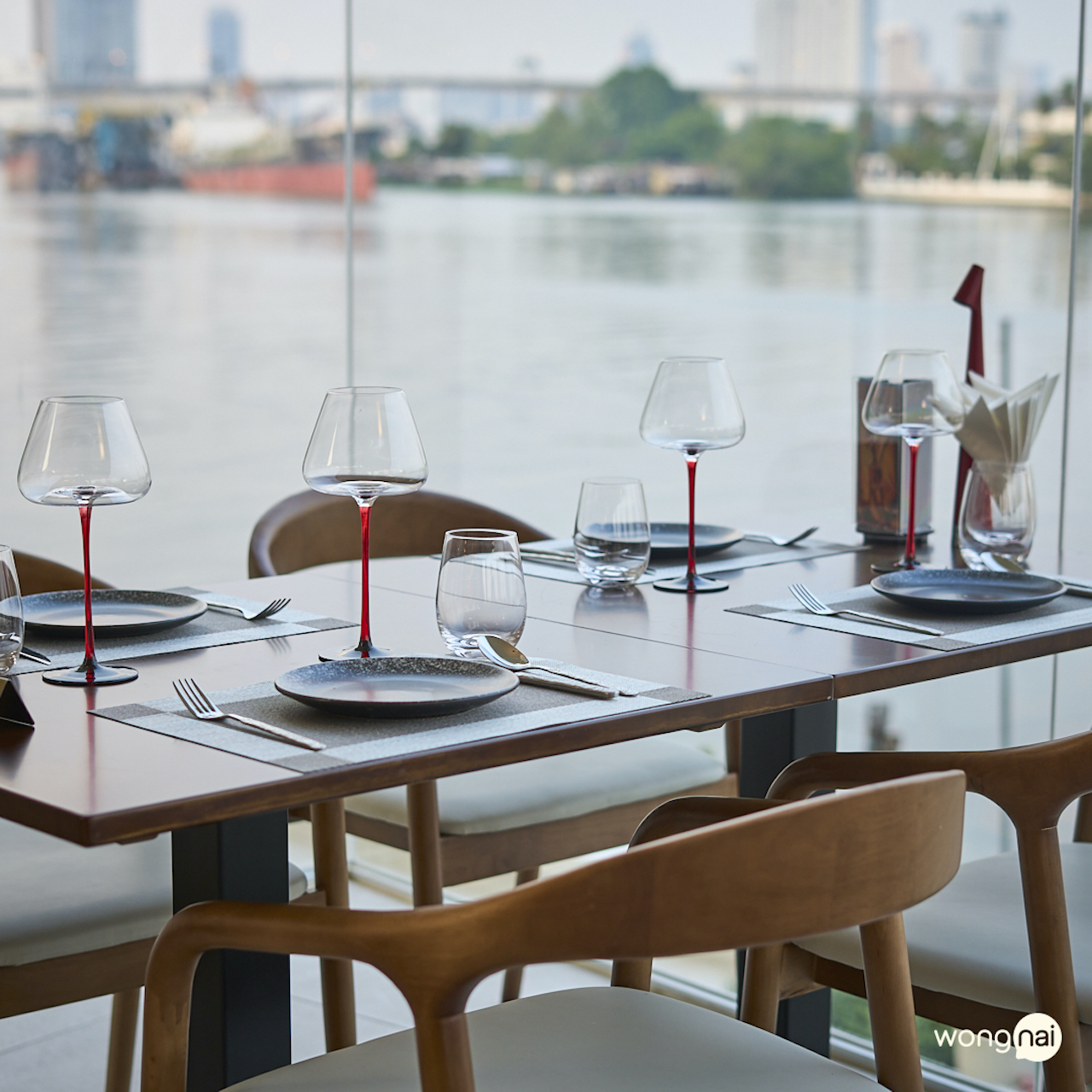 Ballad Riverside Rooftop Bar & Restaurant 2 Dishes with with Free-Flow Alcoholic Drink 90 Mins.