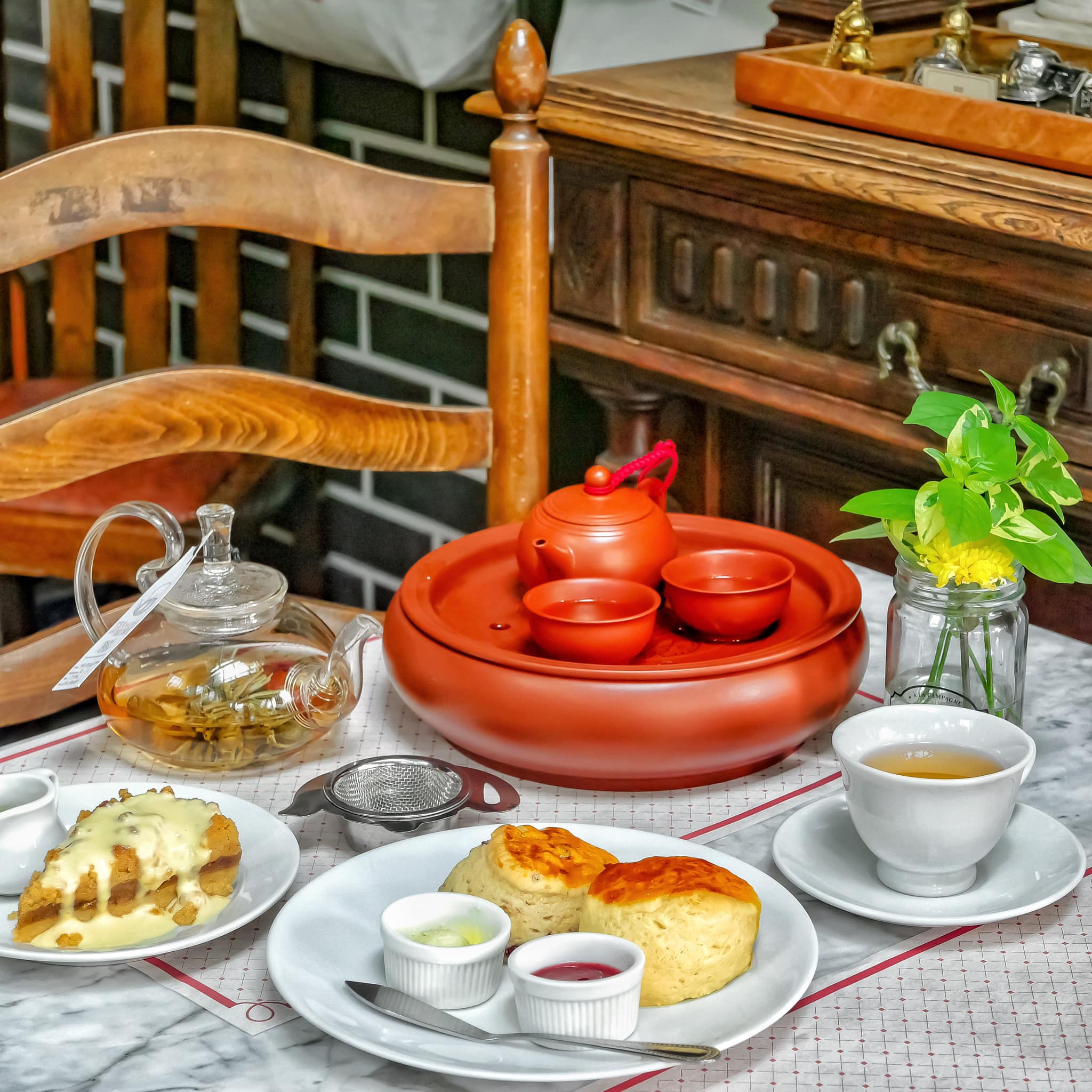 Tea Factory and More Sharing Set for 4 People