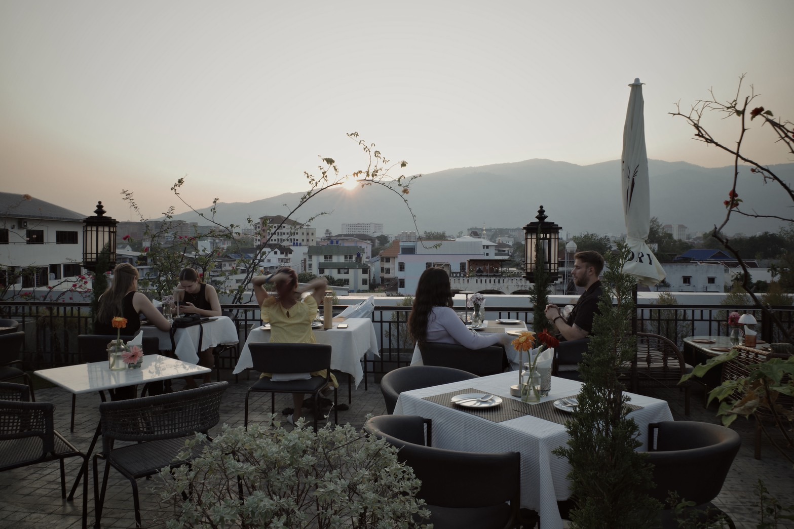 Barglory Rooftop (Chiang Mai) Romantic Set for 2 People