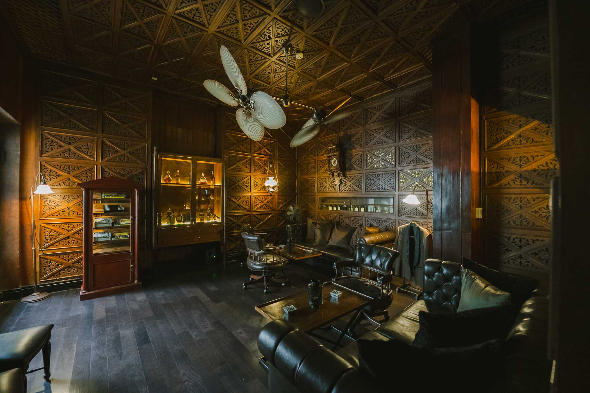The Speakeasy Rooftop Bar At Hotel Muse Bangkok 3 Snacks & 1 Bottle of Wine for 4 People