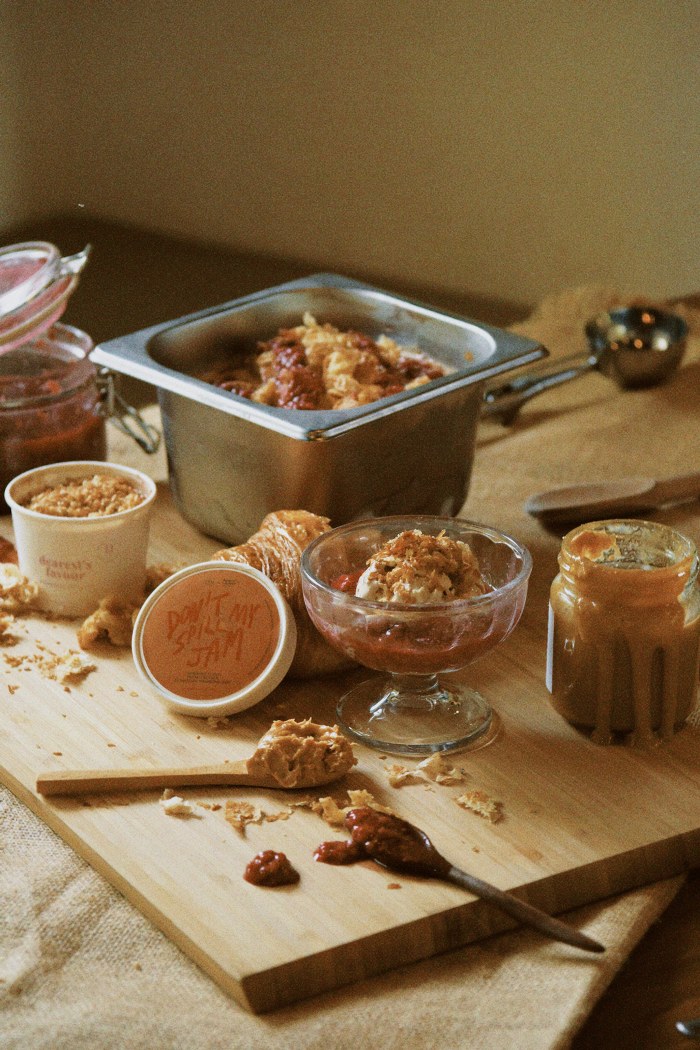 Knock Knock Cafe & Bar Sharing Set for 4 People