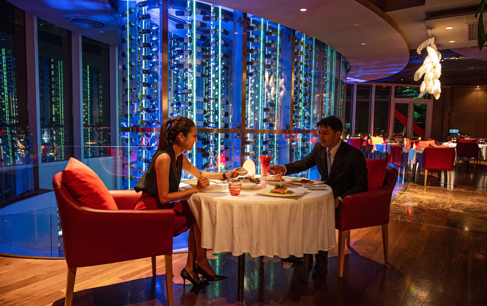 Red Sky Restaurant 55th Floor Romantic Set for 2 People (Advance booking 1 Day)