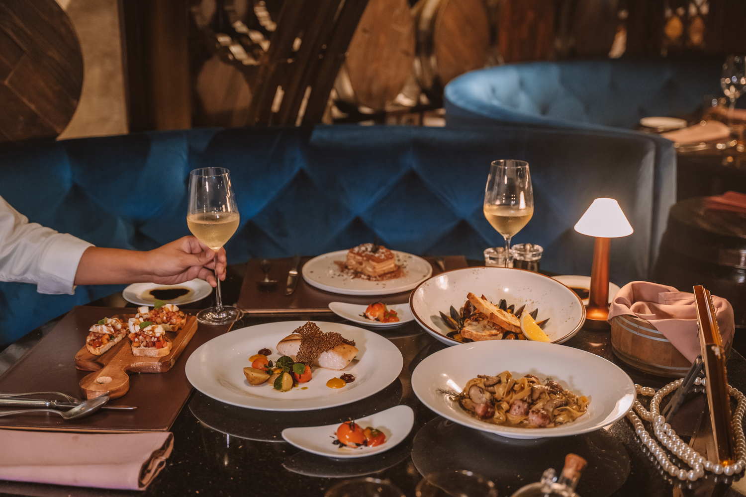 Medici Kitchen & Bar Bangkok Romantic Dinner Set — 4 Course with 2 Mocktail for 2 People