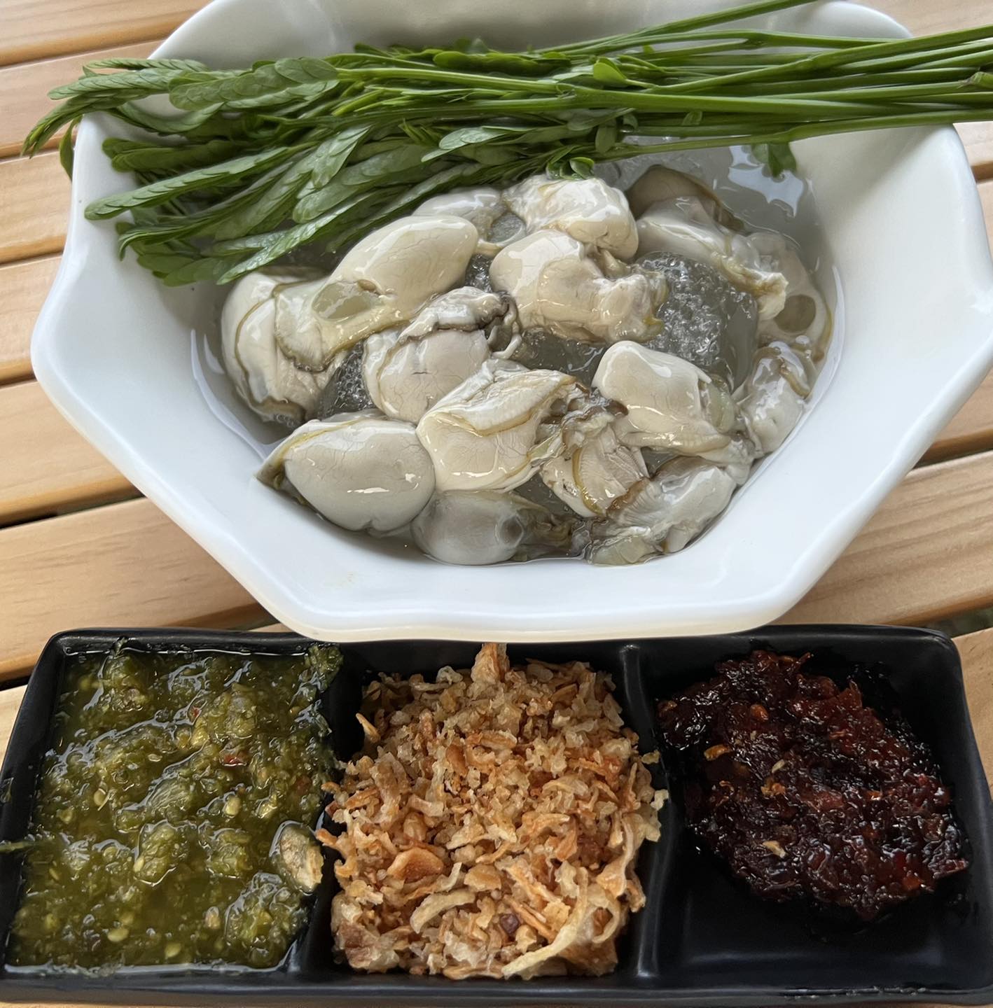 Lom Choi-Anong (Chonburi) Sharing Set for 4 People