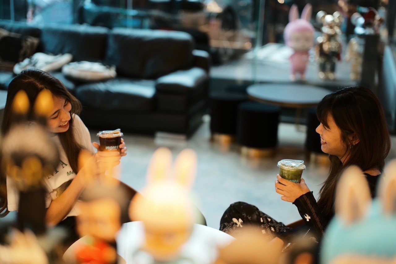 Vegas Cafe & Gallery Sip & Dine for 2 People