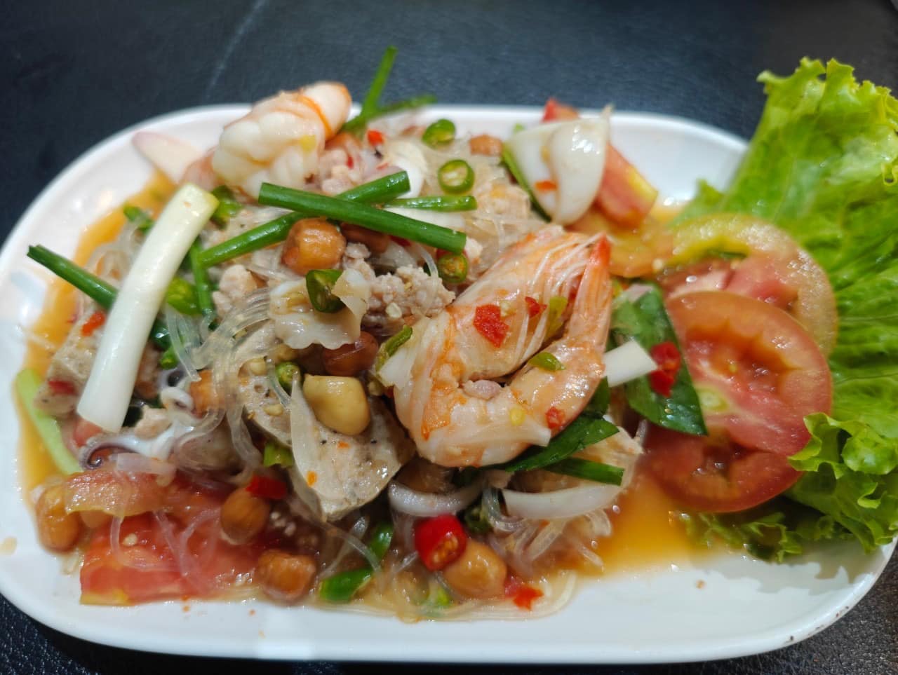 Yuan-Thai Sharing Set for 4 People