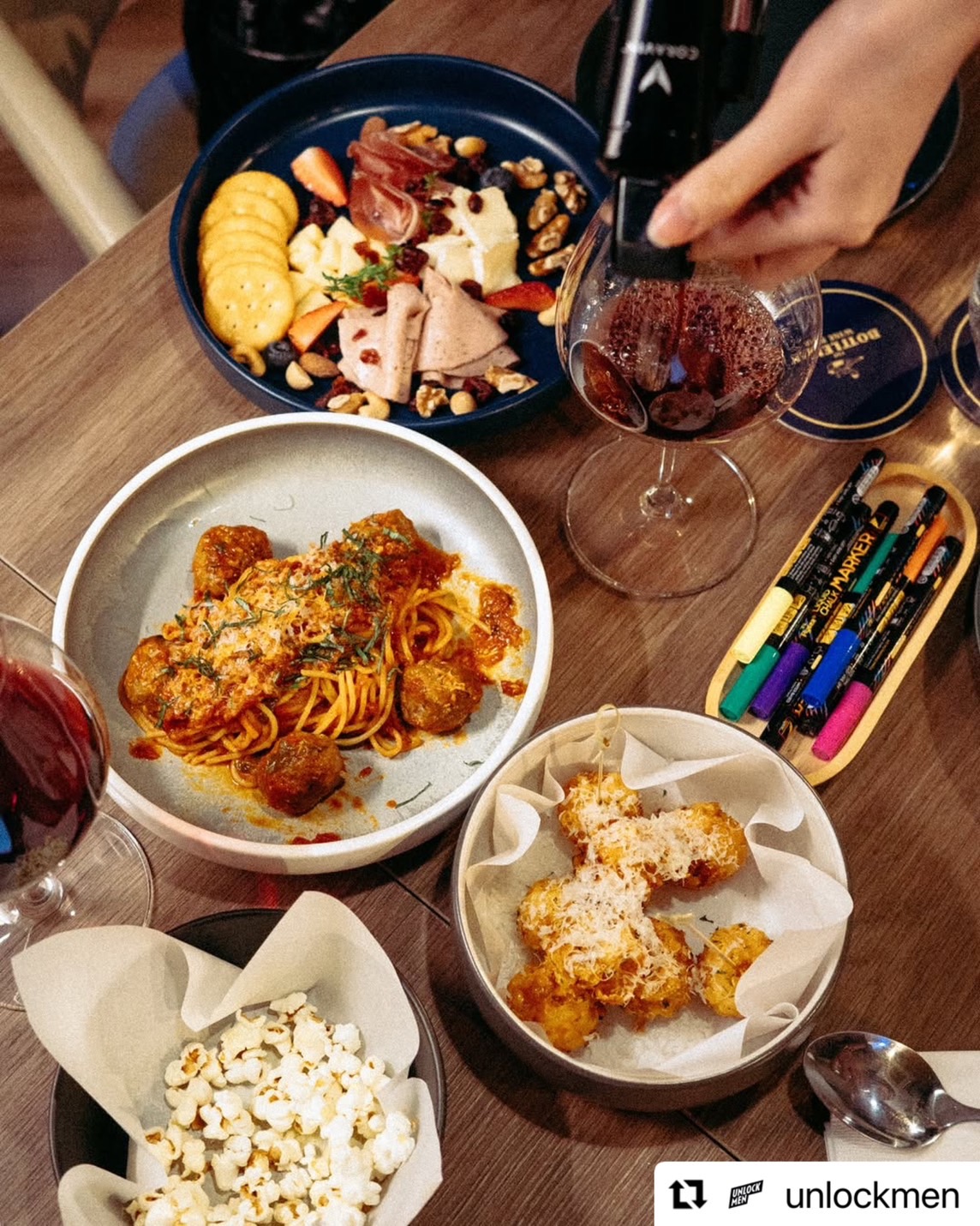 The Bottleman Wine Bar Sharing Set for 2 People + 1 Bottle of Wine