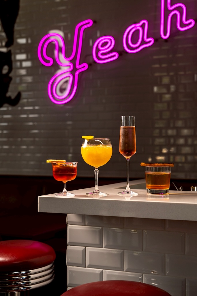 Big Bite Burger BKK Individual Set with Free Flow Alcohol (90 Minutes)