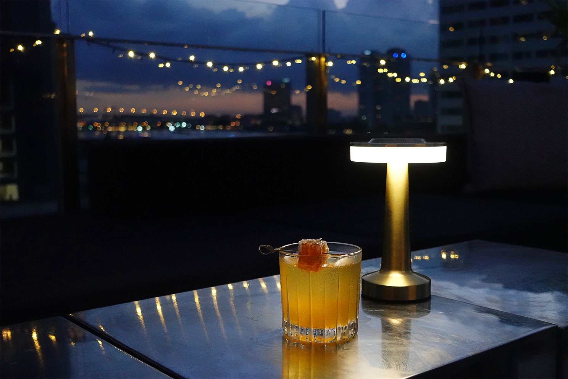 Top Knot Rooftop Bar & Restaurant at Hotel Once Free Flow Alcohol Party Combo (2 Hrs)