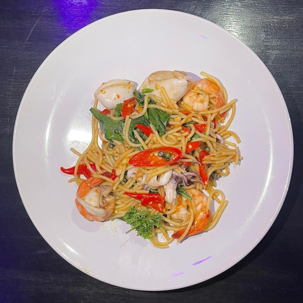 UNFOLLOW BAR&BISTRO Sharing Set for 3 People 