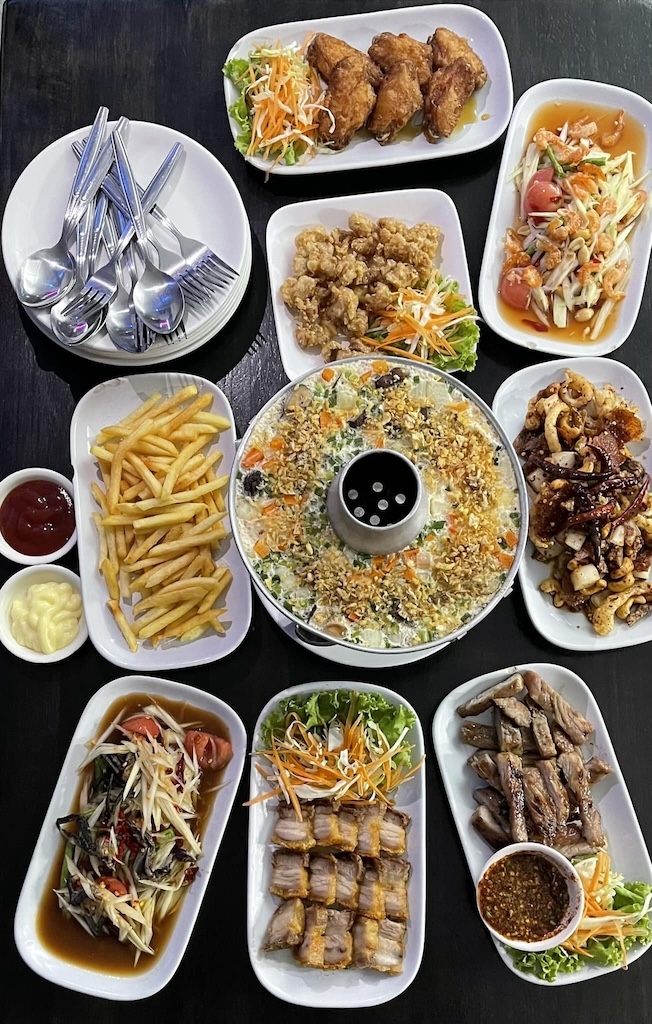 UNFOLLOW BAR&BISTRO Sharing Set for 4 People 