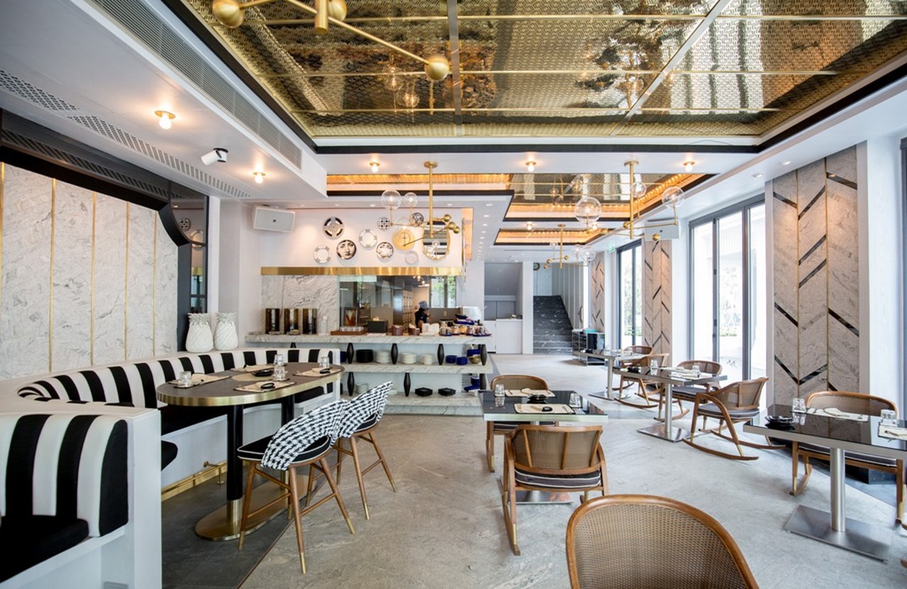 บาบา บีช เรสเตอรองค์ โรงแรมบาบา บีชคลับ (หัวหิน) Sip & Dine for 2 Persons with 1 Bottle of house Wine or 4 Glasses of ALC Drinks