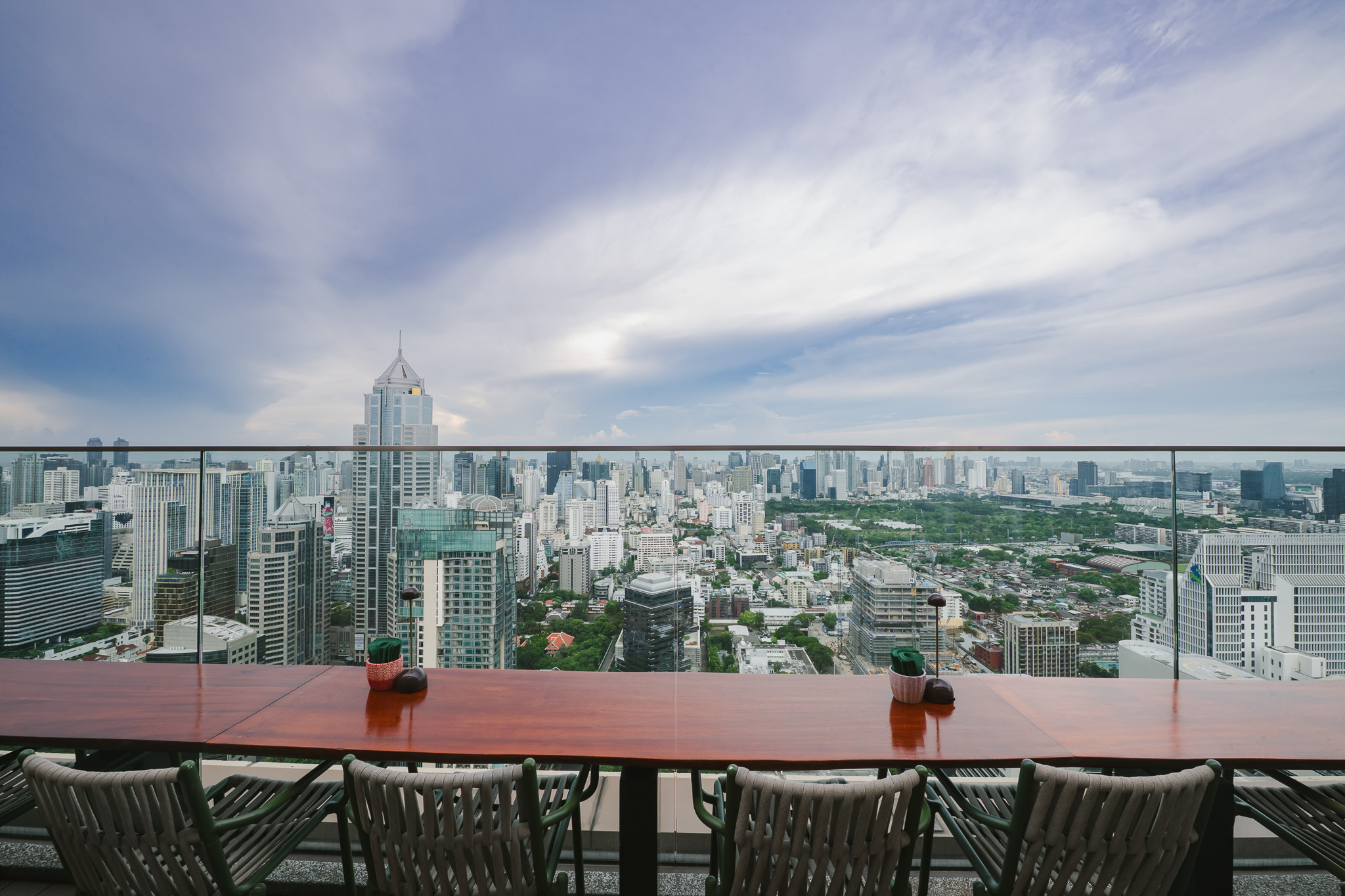 Bar Yard at Kimpton Maa-Lai Bangkok Tipsy Essentials : 2 Dishes with 2 Alcohol for 1 Person