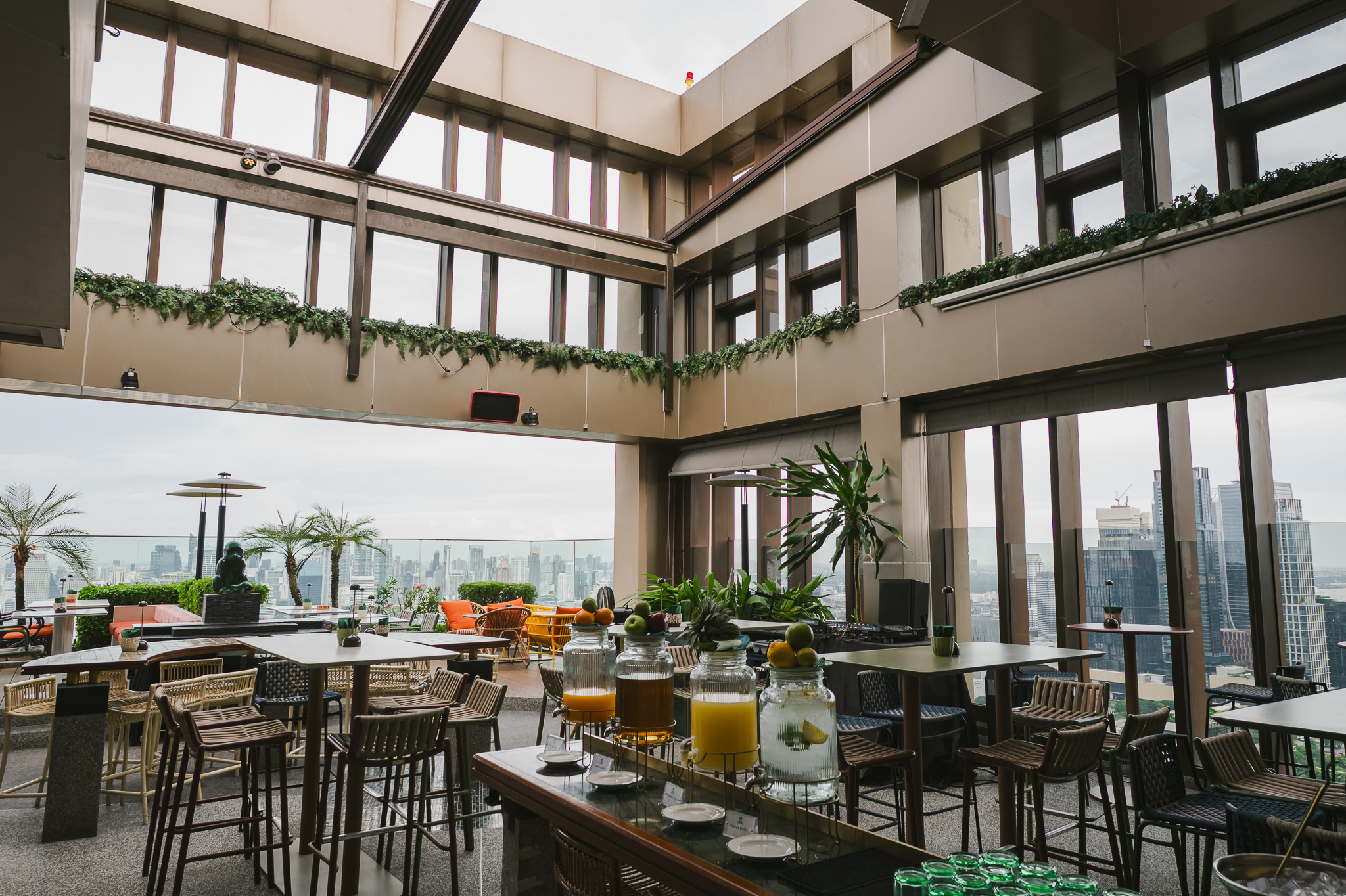 Bar Yard at Kimpton Maa-Lai Bangkok Feast & Flow 3 Dishes with 4 Glasses of Alcohol for 4 People