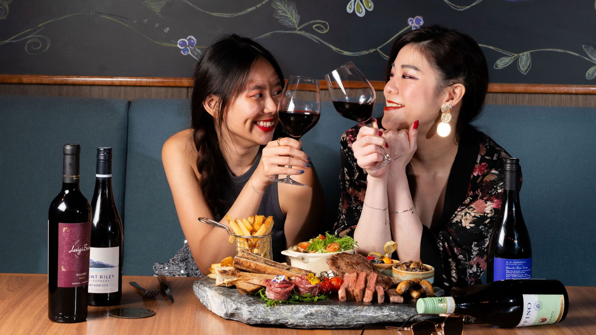 WINESTONE Mercure on Steven SG Sharing Set for 2 People