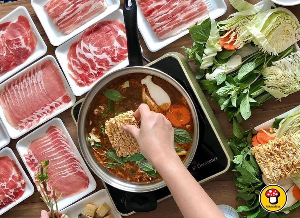 ภยักแจ่วฮ้อน by โลกันต์ Sharing Set for 4 People