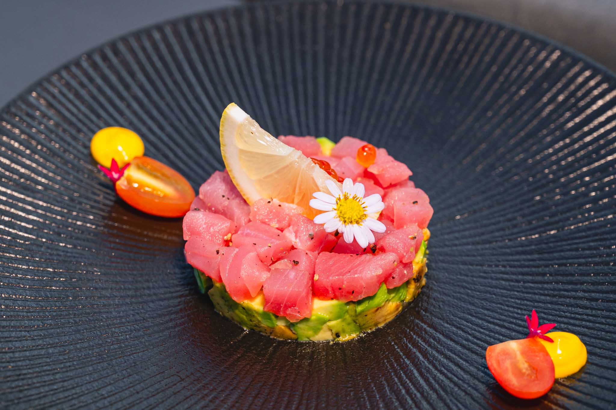 Dark Waters Rooftop Bar & Riverside 2 Dishes + Free Flow Alcohol & Soft Drinks