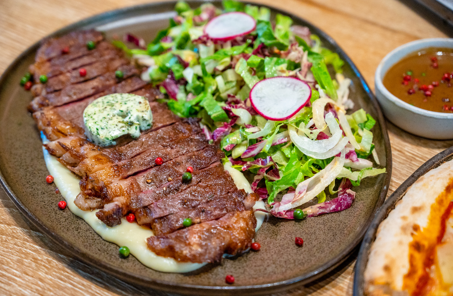 B.Burnt Bistro Central Si Racha (Chon Buri) Sharing Set for 4 People
