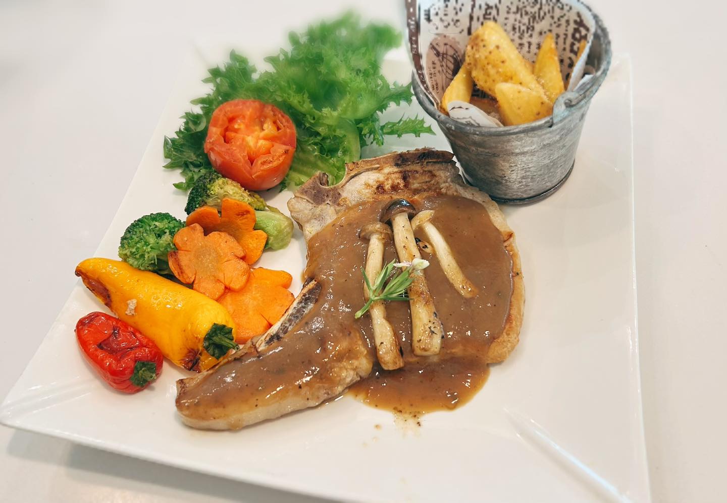 White House Cafe & Restaurant  Sharing Set for 3 People