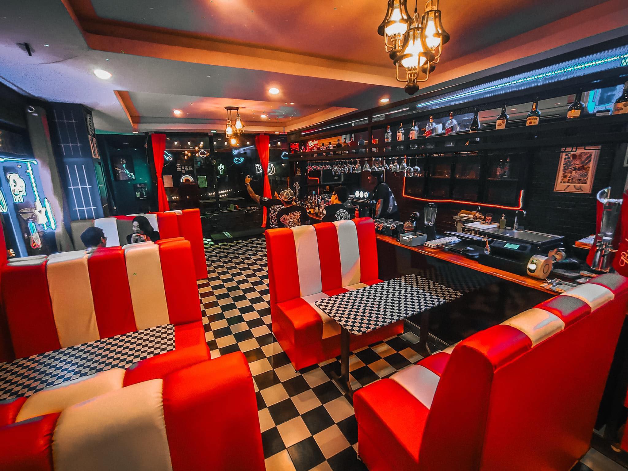 Santacruz Club & Restaurant Free Flow Alcohol Drinks for 1 Person (60 mins)