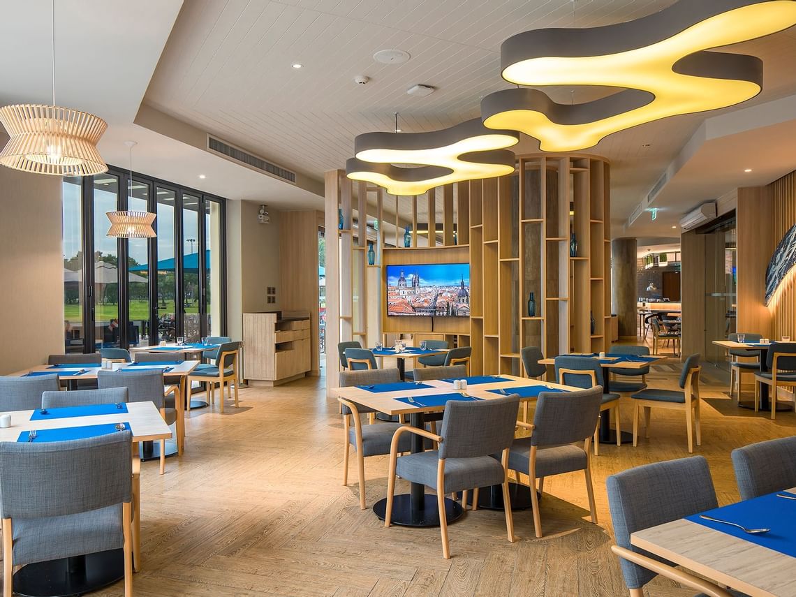 Shark Bite Restaurant Sharing Set with Alcoholic Drinks for 2 People 