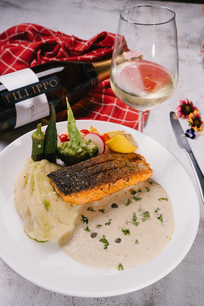 Blueraybar Rooftop  Sip & Dine for 2 People 