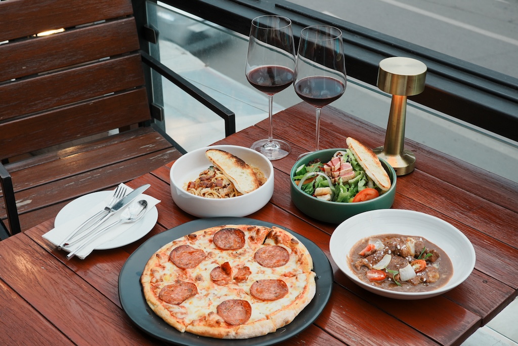 Wine & Food Terrace (Chiang Mai) Sharing Set for 4 People