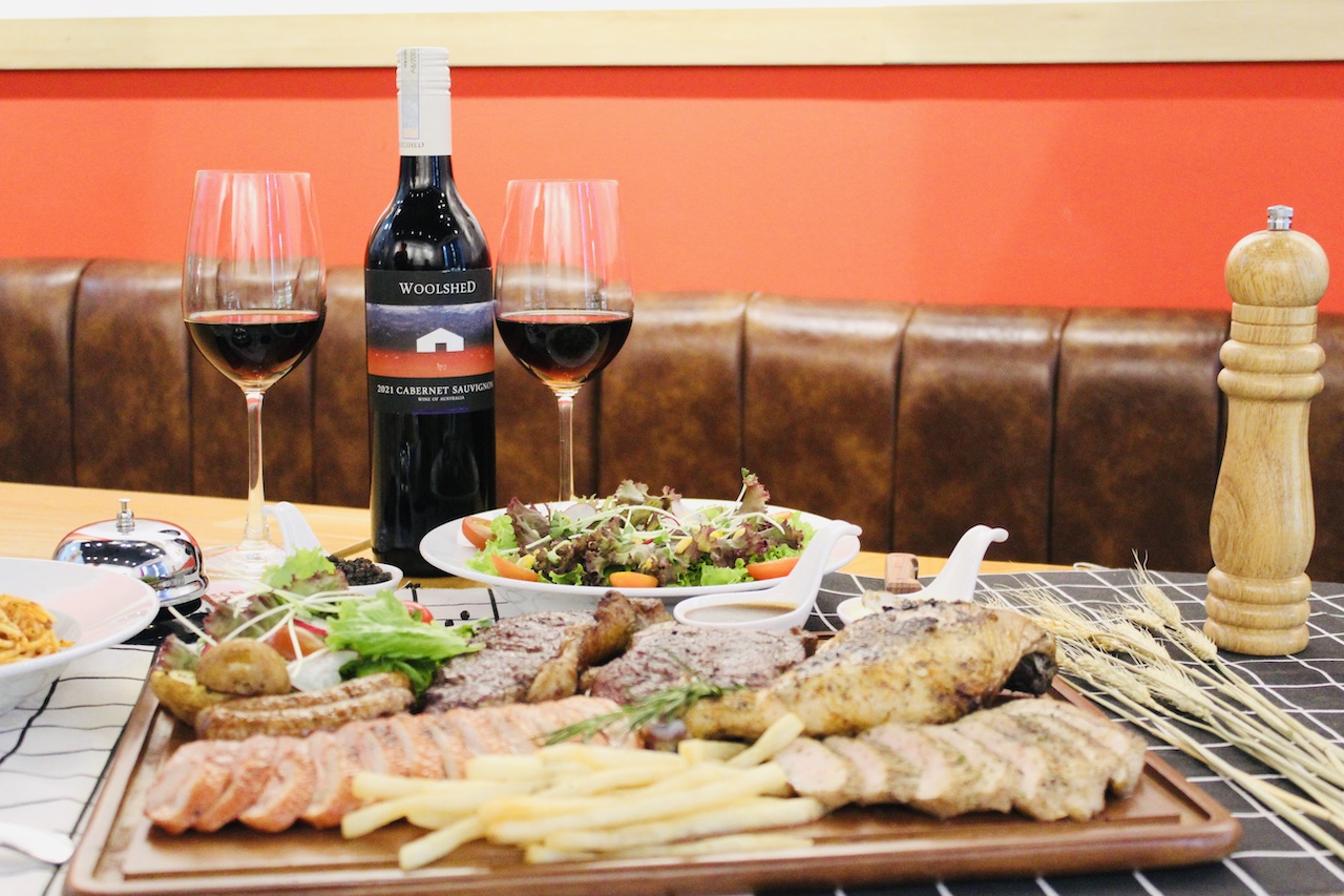 Stirling Steaks Capitol Sharing Set for 4 People
