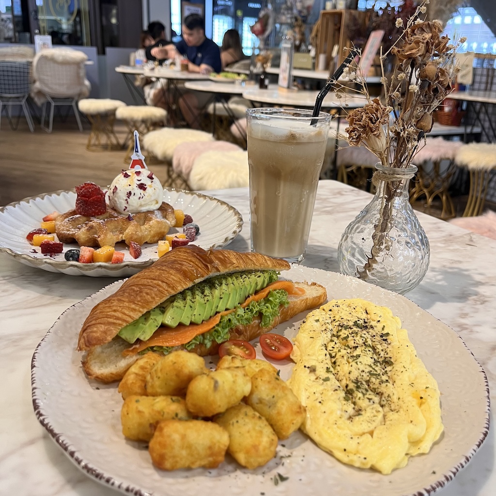Café de Paris (Singapore) Lunch Set for 3 People