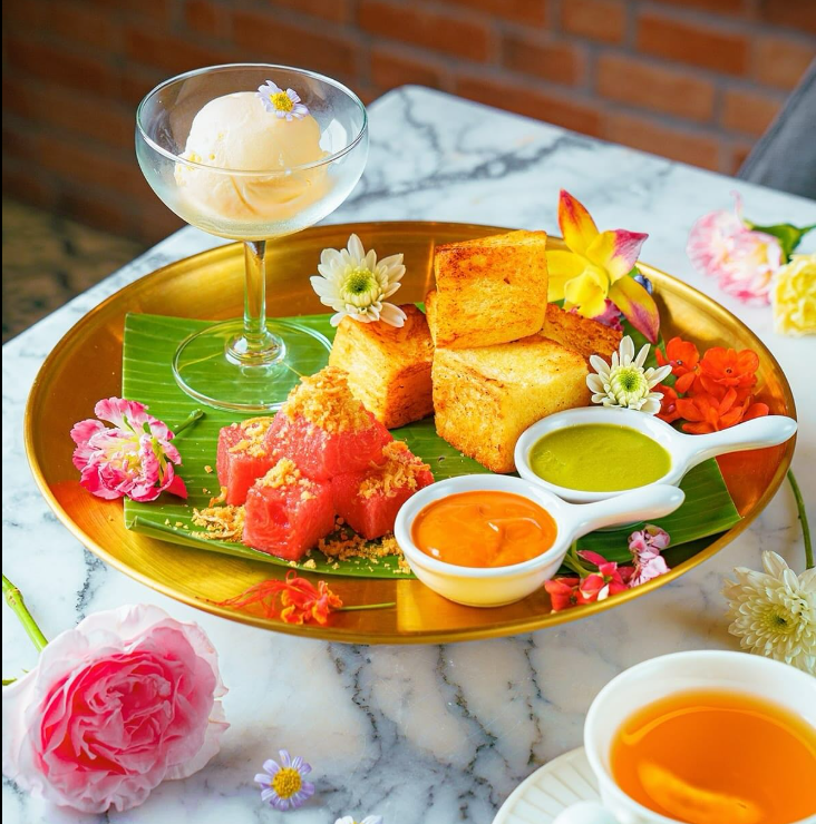 Khao Jaan-Prod CentralWorld Sharing Set with Dessert for 2 People