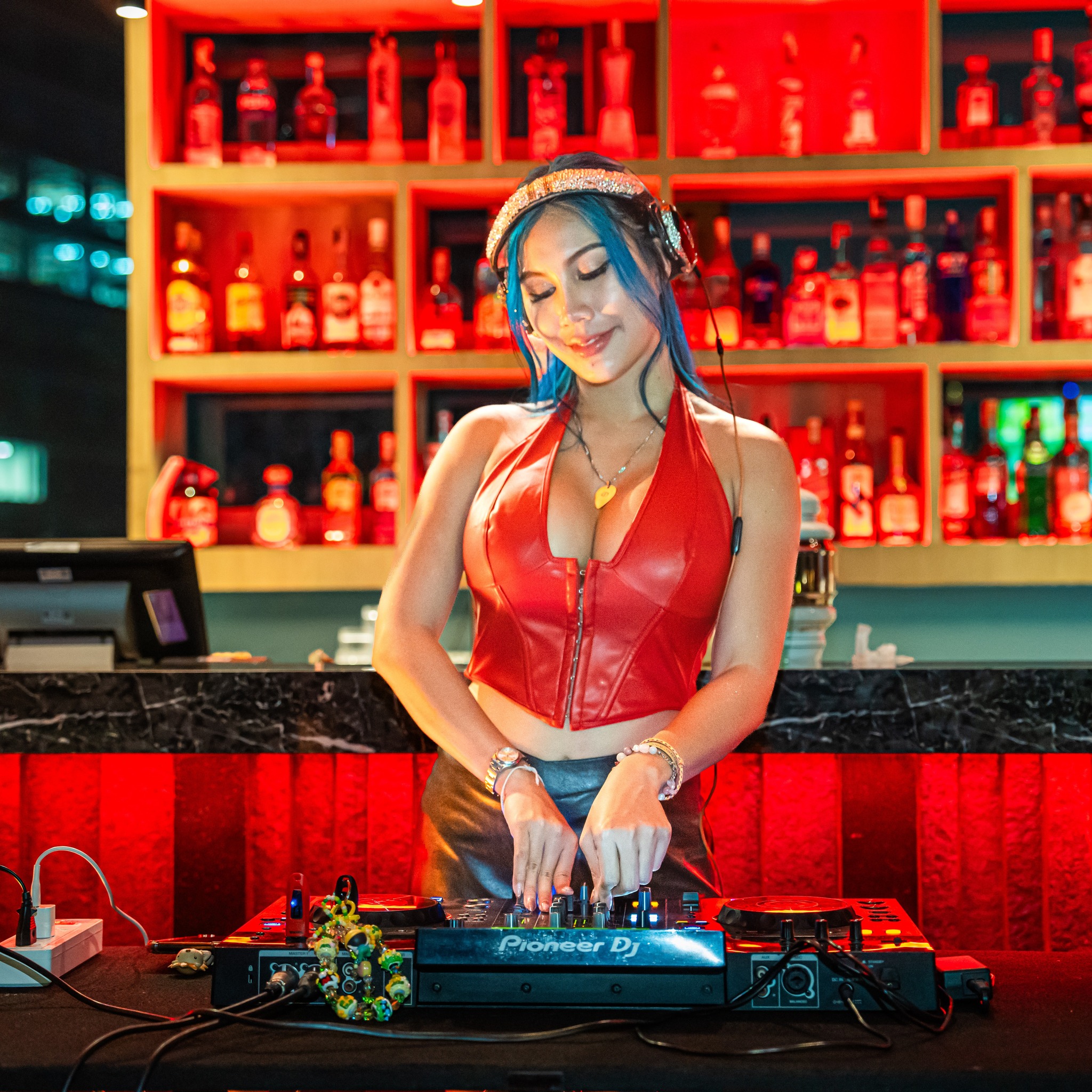 RedSquare Rooftop Bar at Novotel Bangkok Sukhumvit 4 Halloween: 1 Sanck with 1 Bottle of Wine (31th October 2025) 👻🎃