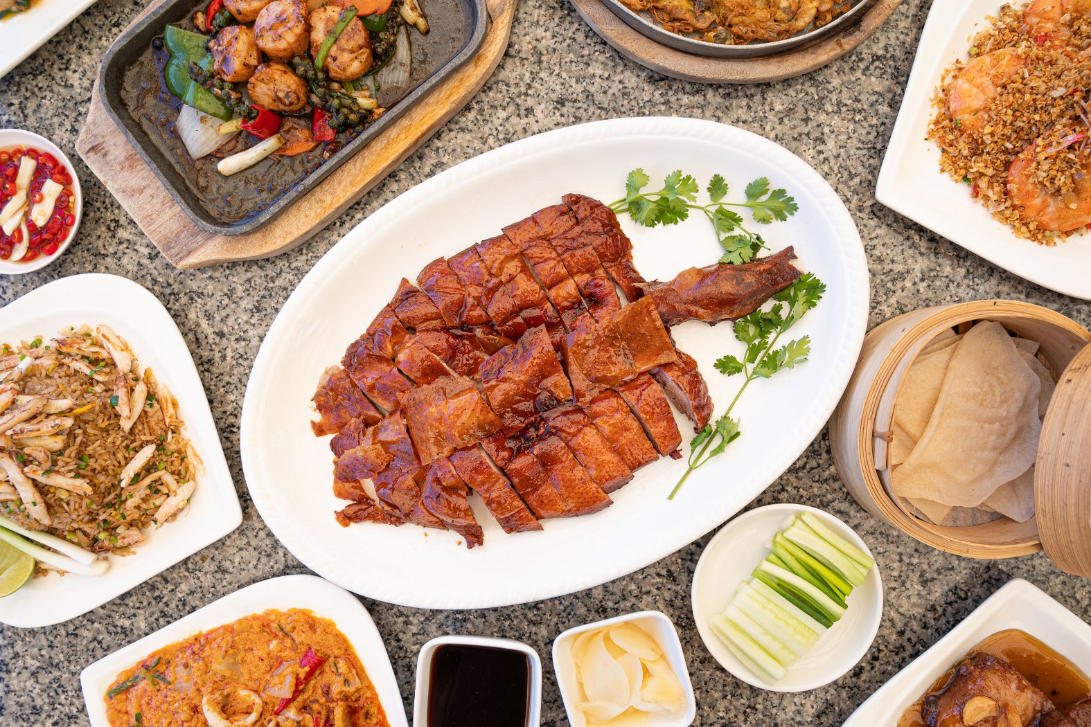 Savoey Riverview Rama 3 Standard Sharing Set for 2-4 People : Choose 4 Dishes + 2 Desserts