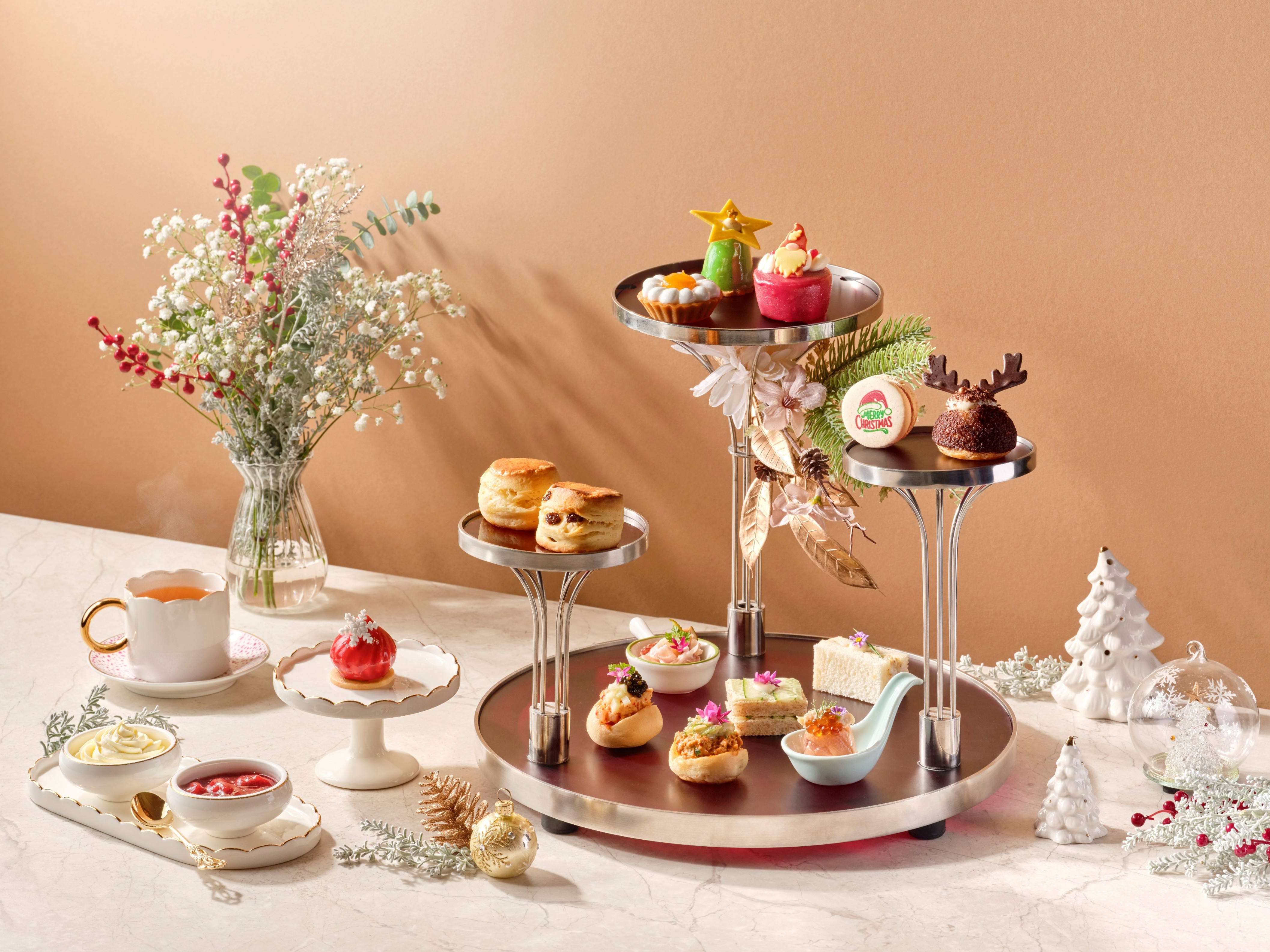 The Courtyard At The Fullerton Hotel Singapore Festive Traditional Afternoon Tea