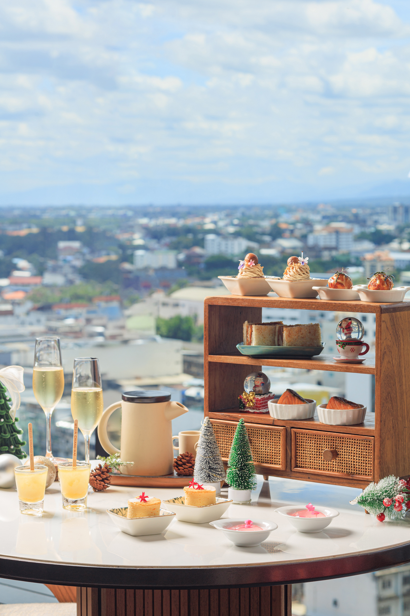 Mai Restaurant & Bar at Meliá Chiang Mai Hotel (Chiang Mai) Tea & Tinsel for 2 People 