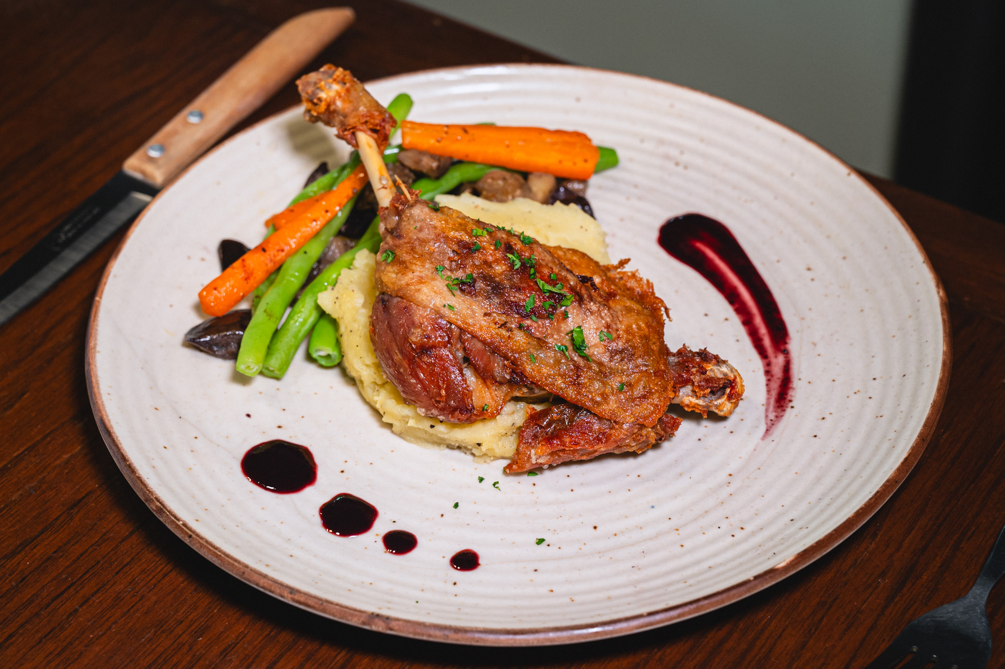 VIVIN Sukhumvit 22 Sharing Set for 4 People