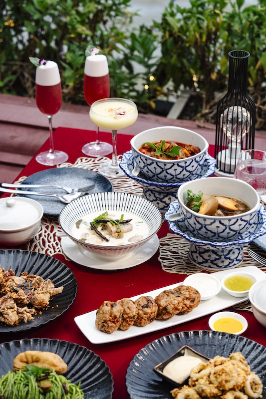 PING PIMAN Amdaeng by NJOY Prestige Hotel Sharing Set for 4 People