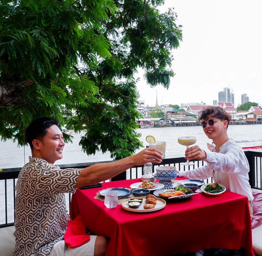 PING PIMAN Amdaeng by NJOY Prestige Hotel Sharing Set with Wine by Bottle for 2 People